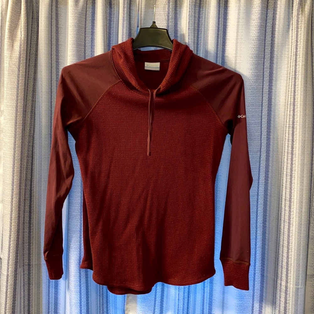 Columbia Long Sleeve Hooded Shirt, Maroon, Size Large.